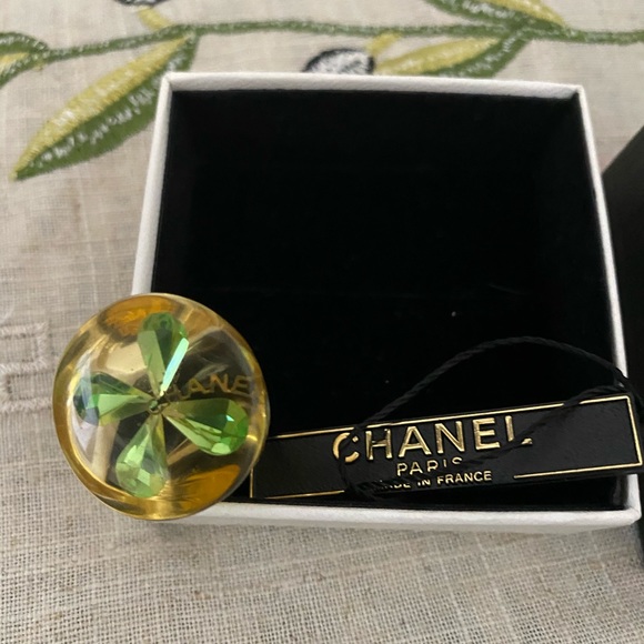 Chanel Acrylic Clover Ring - Picture 2 of 4